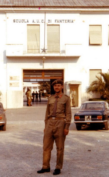 davanti all'uscita